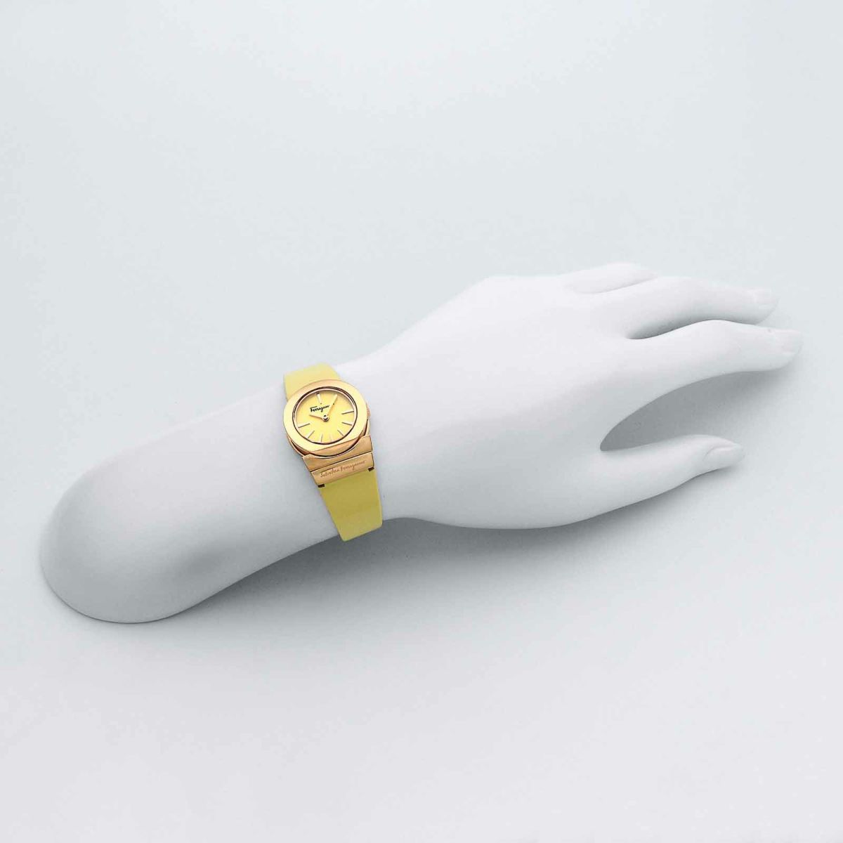 Ferragamo フェラガモ ガンチーニ ソワレ / FD8030014