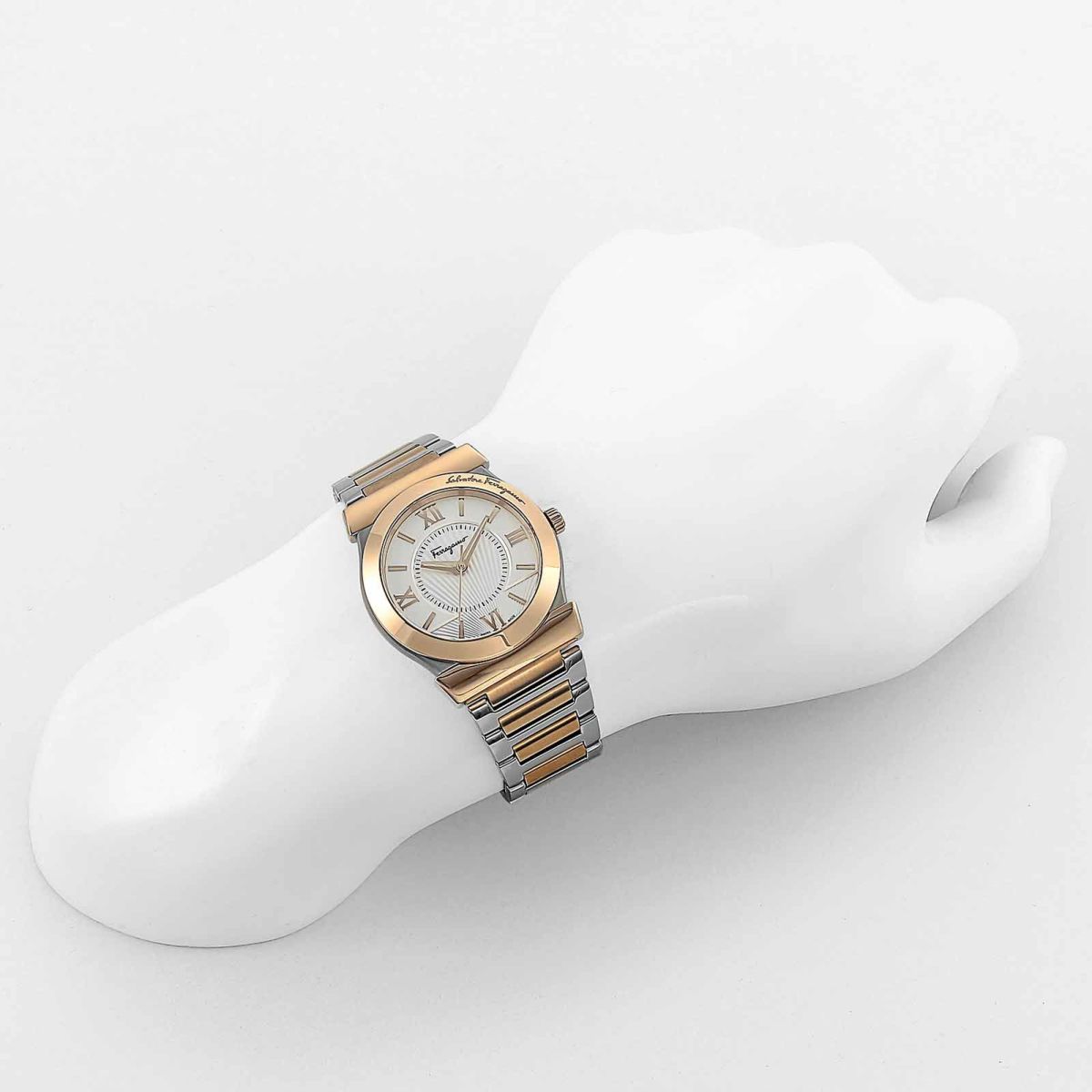 Ferragamo フェラガモ ベガ / FI0890016