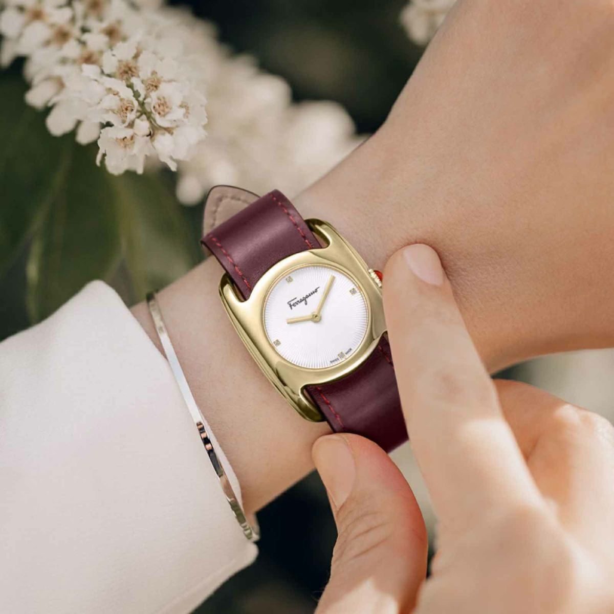 Ferragamo フェラガモ ヴァラ / SFEL00419