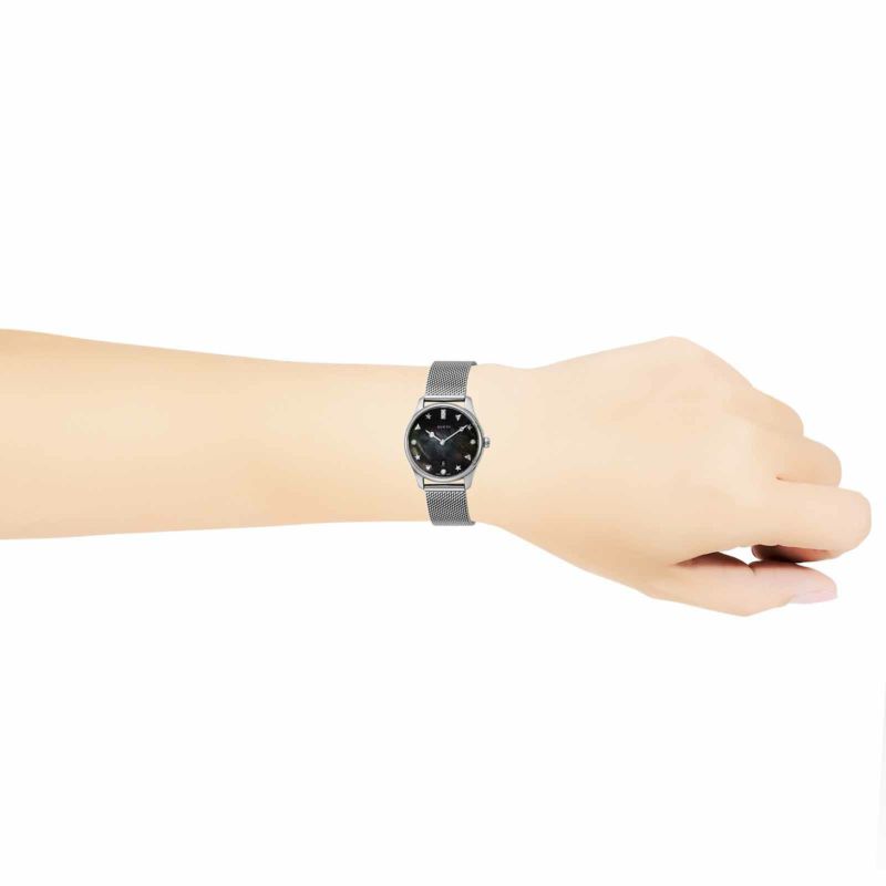 【得価最新作】グッチ GUCCI 腕時計 レディース YA1265001 クォーツ オーロラ シルバー 女性用