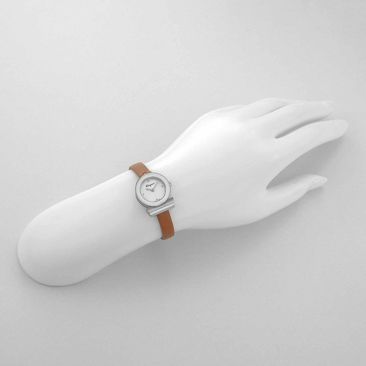 Ferragamo フェラガモ ガンチーニ / F43010017