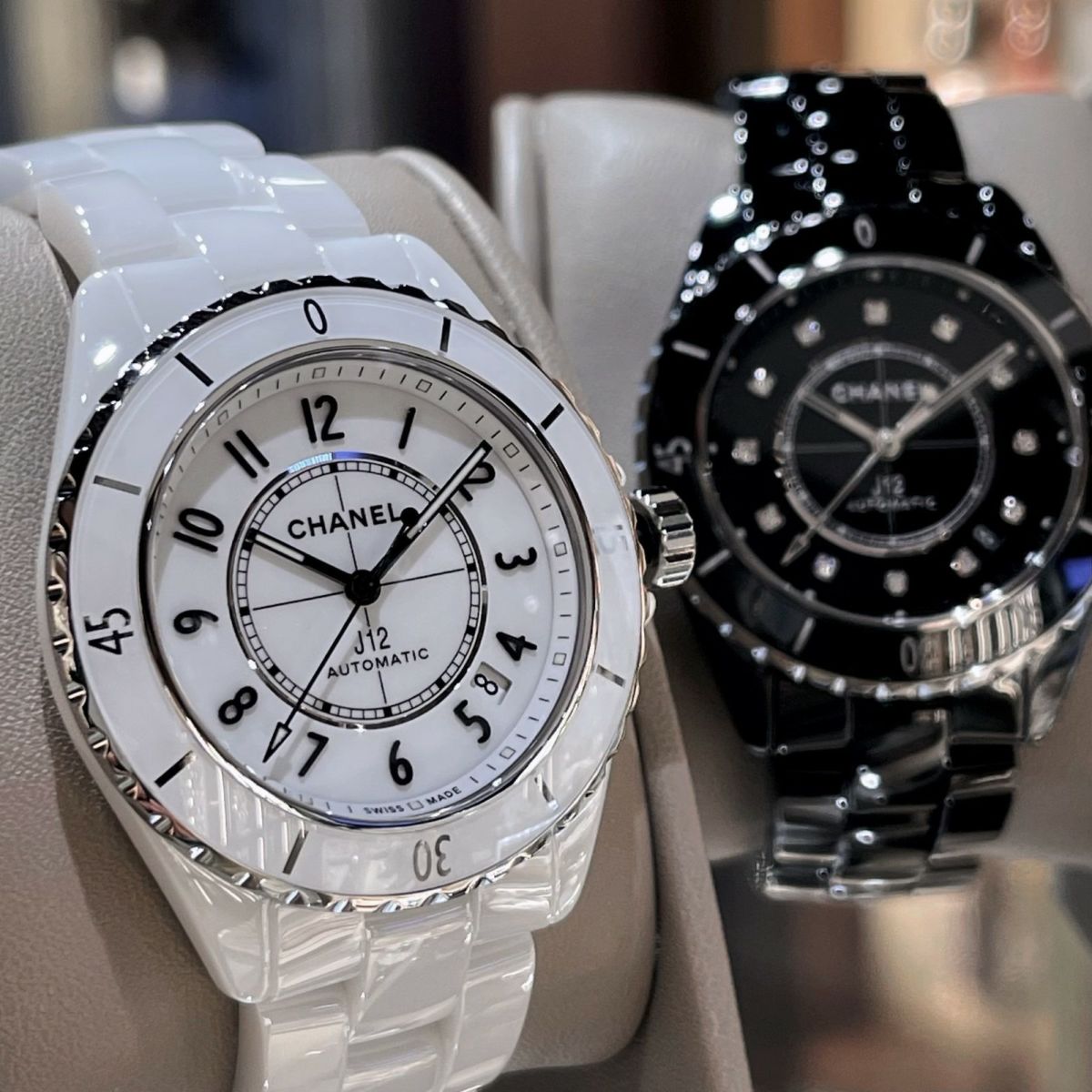 CHANEL シャネル J12 / H5702