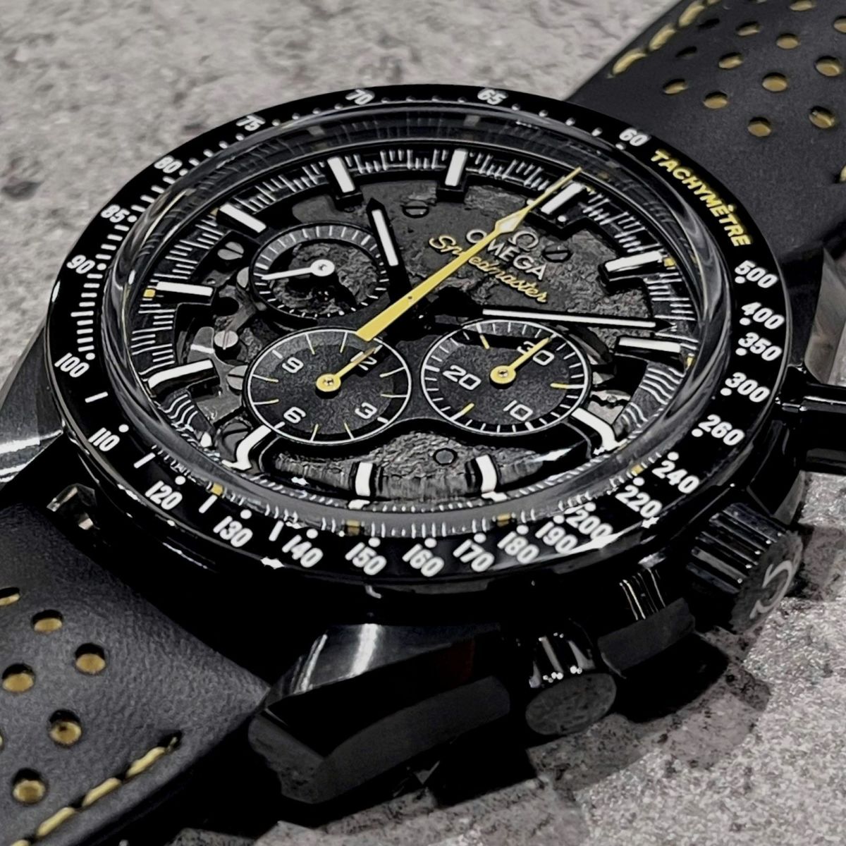 OMEGA オメガ スピードマスター ダーク サイド オブ ザ ムーン / 311.92.44.30.01.001